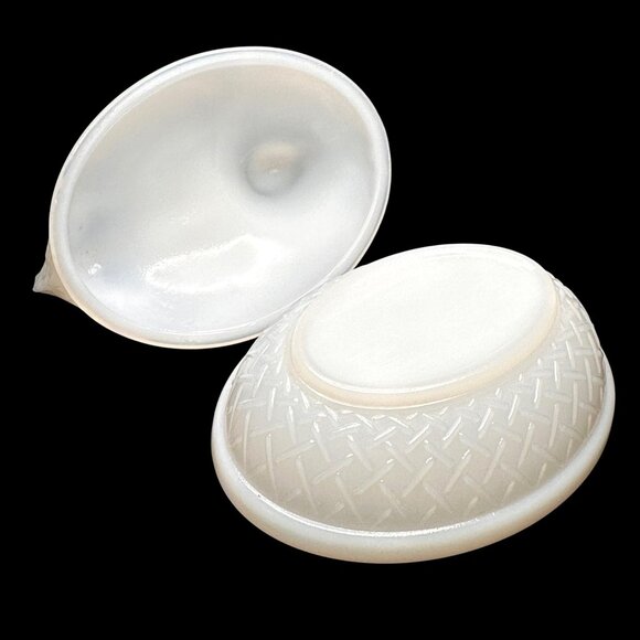 VTG Milk Glass Hen On Nest Dish With Basket Weave Base, candy or trinket dish - Picture 2 of 10